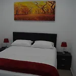 Fama Lodge Rm13